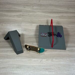 Tech Deck Skate Park Playset with Mini Skateboard